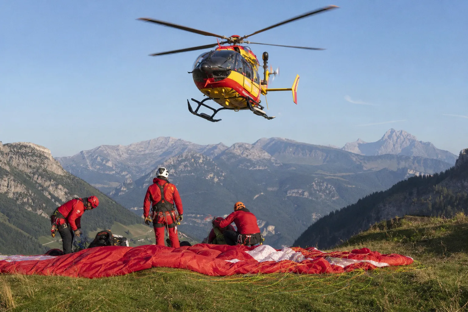 Accident de parapente à Villeneuve : appel à témoins après une chute au décollage