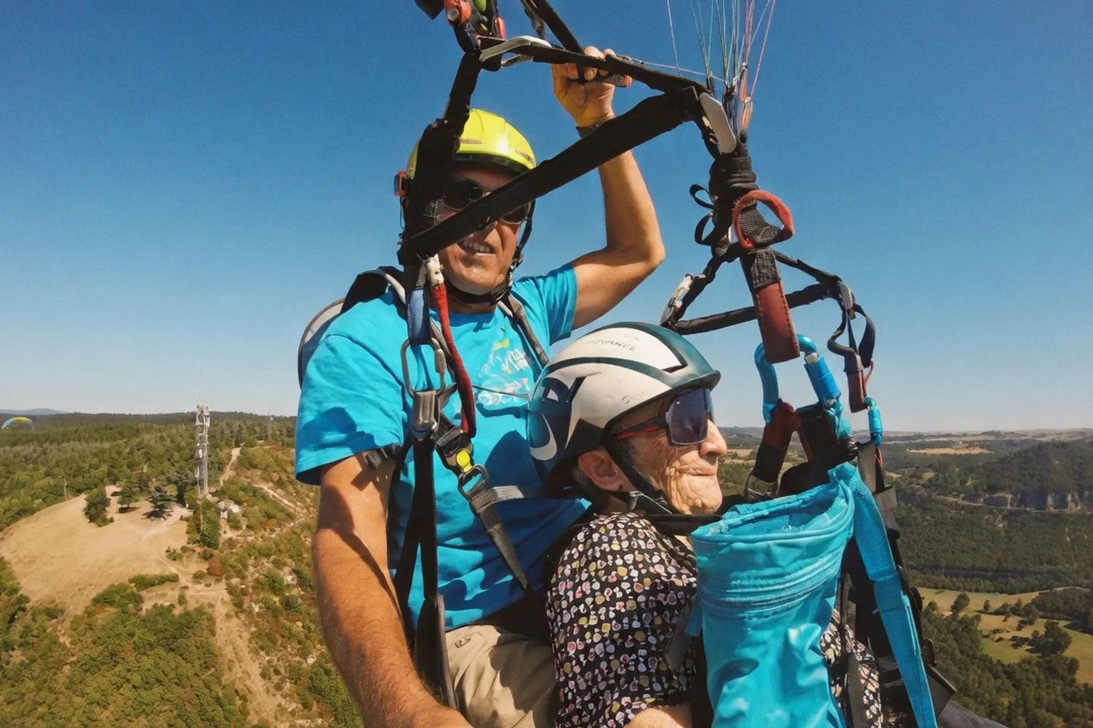 Attirer les jeunes médecins en Aveyron grâce aux sensations fortes du parapente