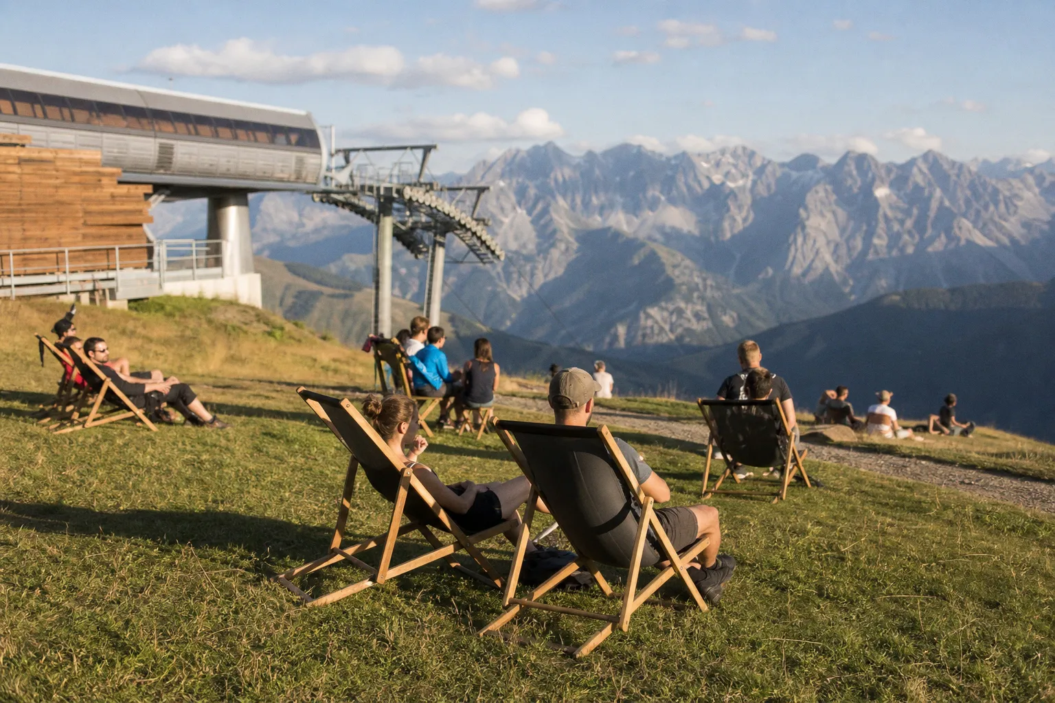 Baptême de parapente en montagne : comment anticiper l'affluence estivale