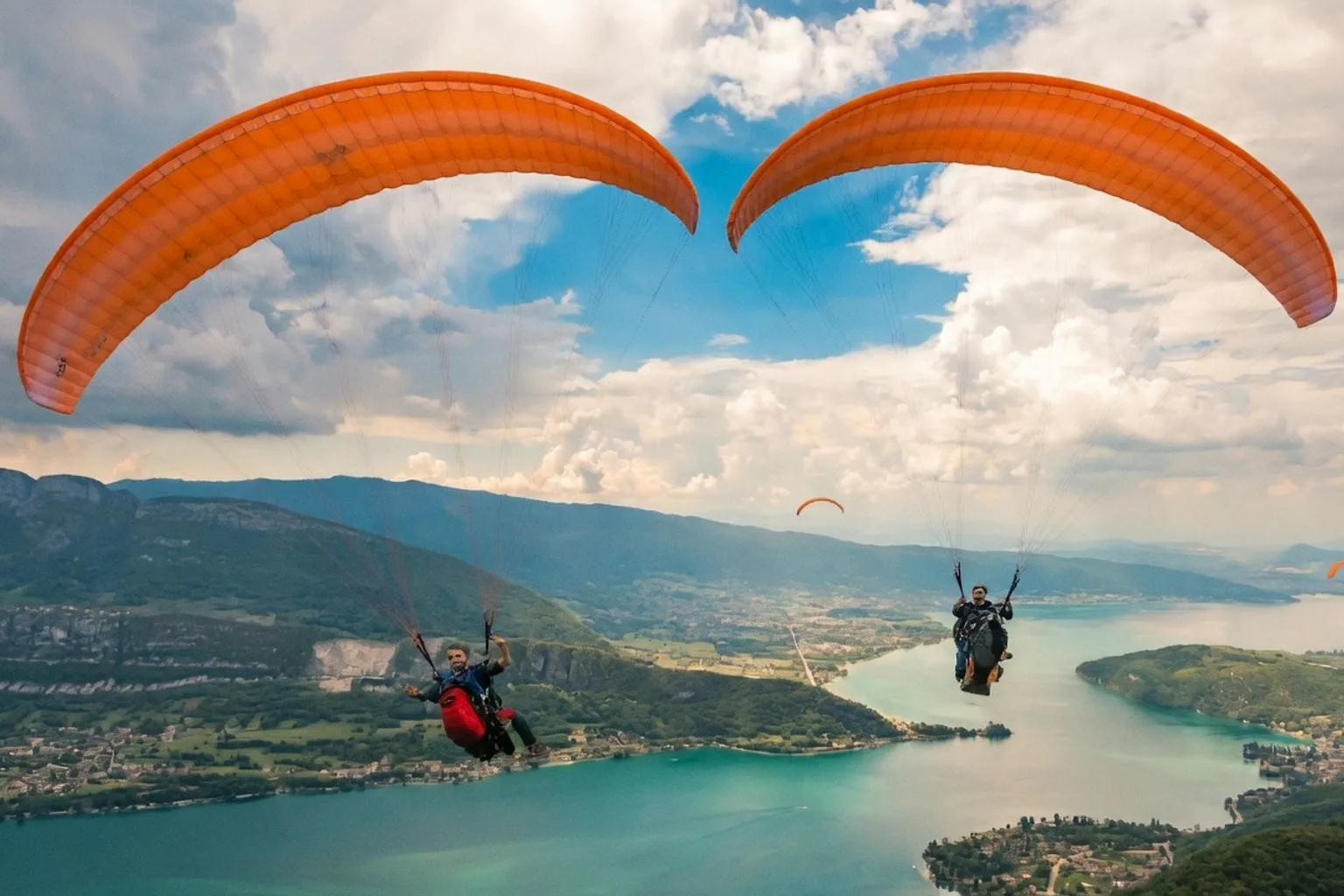 Où pratiquer le parapente en France : les sites incontournables pour votre baptême