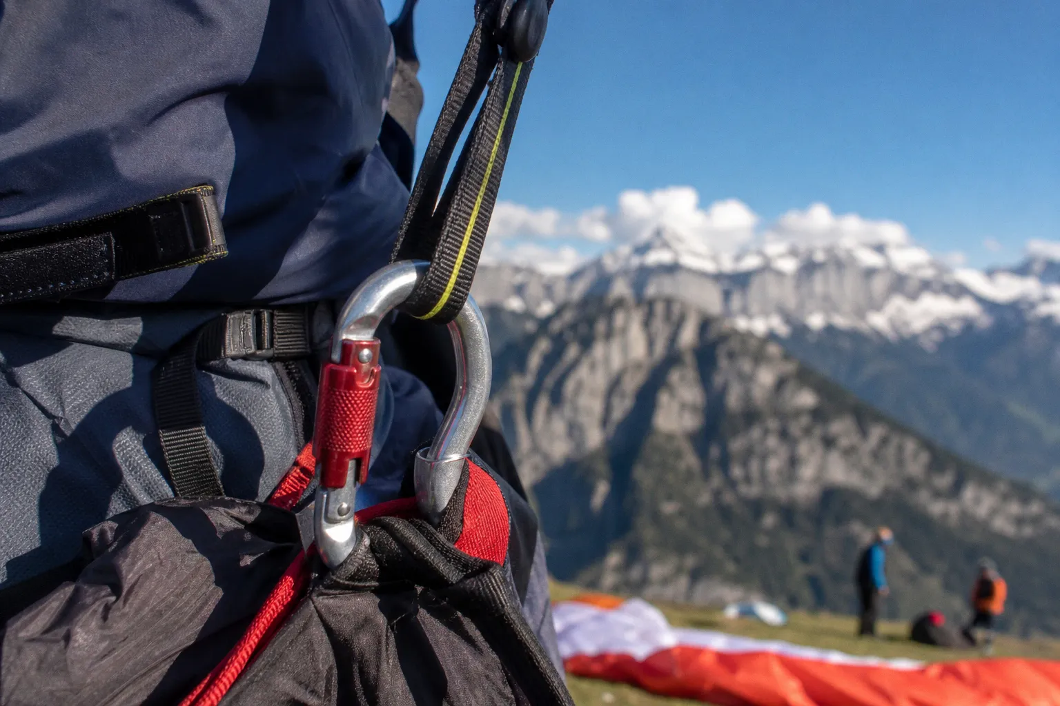 Parapente au col de la Forclaz : checklist avant le vol