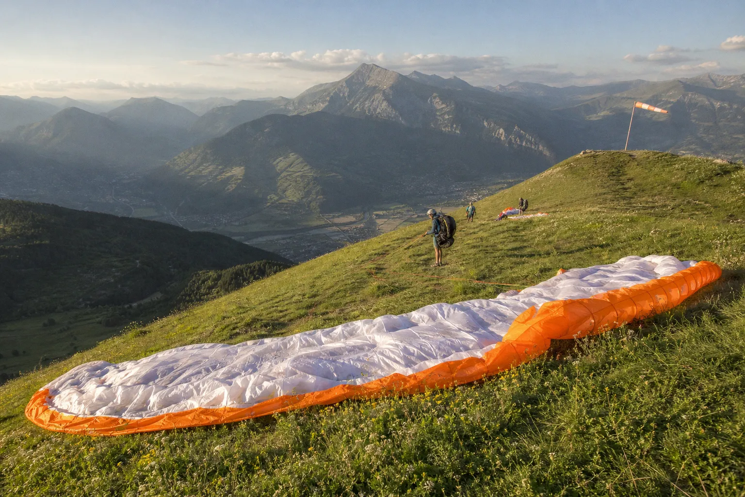 Parapente en montagne : 5 règles d'or pour voler en toute sécurité cet été