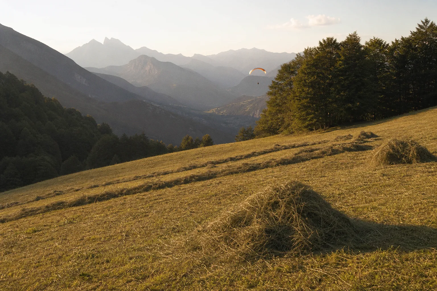 Parapente Grenoble : meilleurs spots et aérologie du Vercors