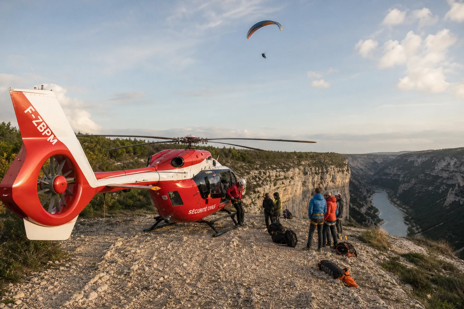 Parapente : pourquoi les opérations de secours imposent une pause immédiate au sol