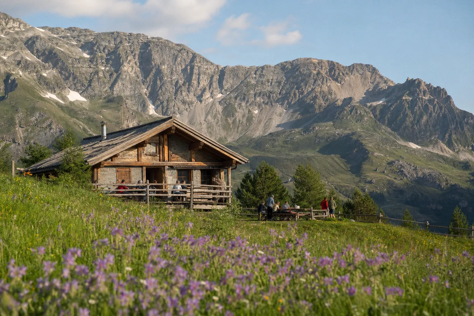 Séjour de luxe en altitude : 8 refuges d'exception pour vos vacances dans les Alpes